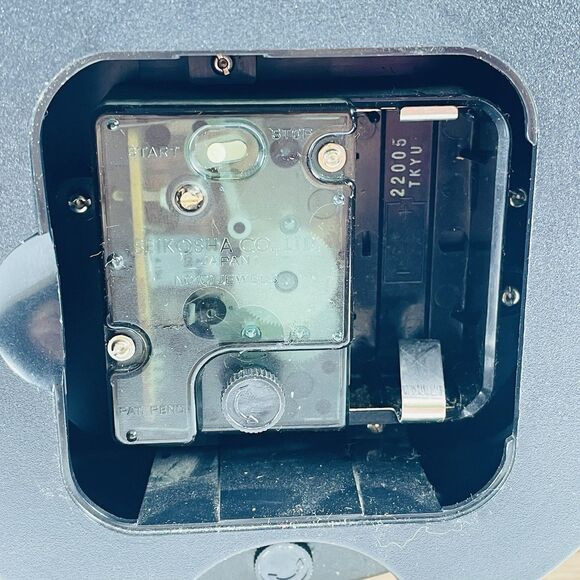 Vintage Seiko Quartz World Time Zone Clock With Airplane Second Hand Desk Mantle - Picture 16 of 16